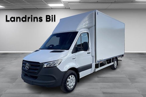 Mercedes-Benz eSprinter 420 Chassi 81 kWh Volymskåp m. Lyft *OMG LEVERANS*