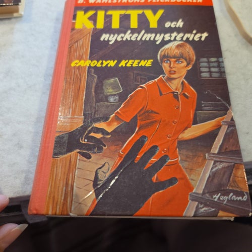 10 st äldre Kitty böcker av Carolyn Keene (1962-1975)