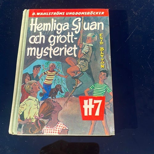 Hemliga Sjuan och grottmysteriet av Enid Blyton, 1959