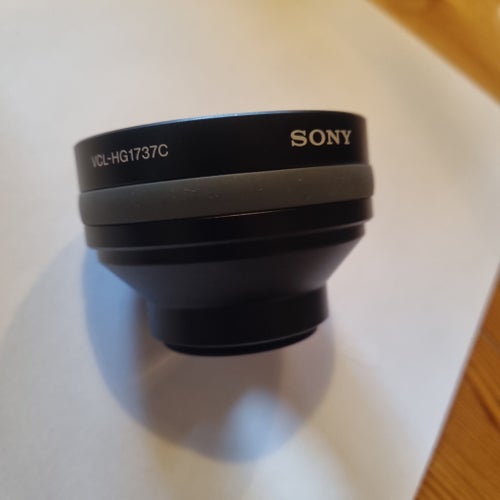 Sony högkvalitativt 1,7x telekonverterobjektiv för HandyCam (VCL-HG1737C)