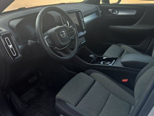 Volvo XC40 B4 FWD Bensin Plus Dark