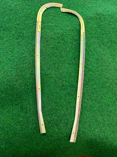 Jaguar Mk II / S-type Seal retainer A-post