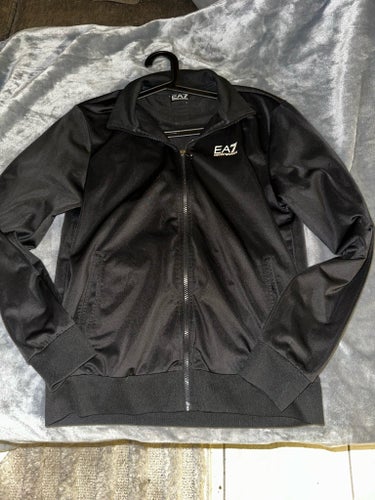 EA7 Emporio Armani svart jacka, storlek M