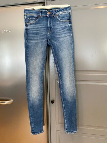 Vero Moda blåa jeans, storlek XXS/30