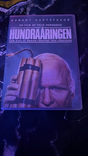 Hundraåringen som klev ut genom fönstret och försvann - DVD