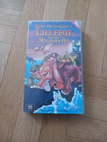 Landet För Längesedan 5: Lillefot och Den Mystiska Ön (VHS)