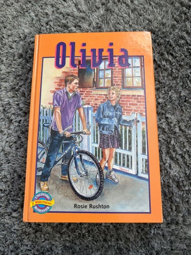 Olivia av Rosie Rushton