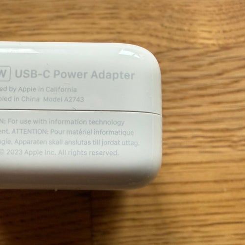 Apple 70W USB-C Strömadapter A2743