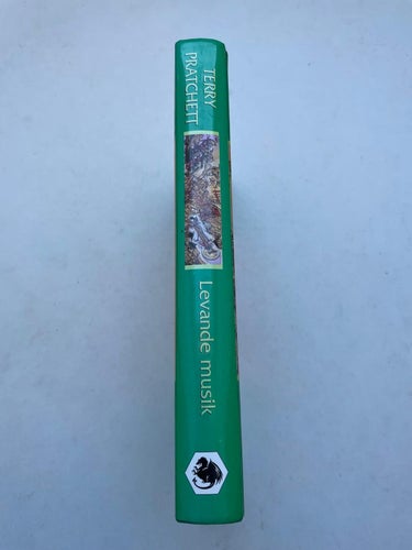 Bok Fantasy - Levande musik, Terry Pratchett #1