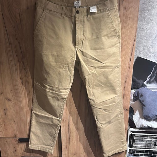 H&M Essentials beiga chinos, storlek 33