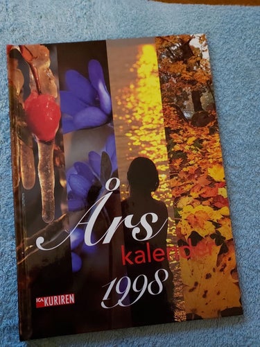 Årskalender 1998 ICA Kuriren Höjd 27,5 cm Bredd 20 cm