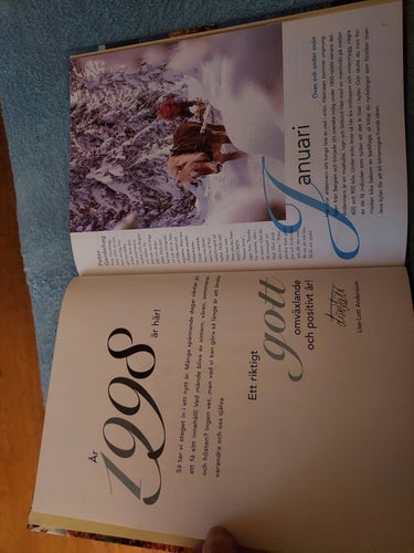 Årskalender 1998 ICA Kuriren Höjd 27,5 cm Bredd 20 cm