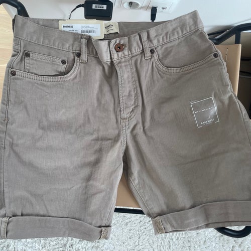 NYA shorts kortbyxor nypris 600:- slimfit