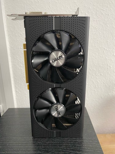 Ett Sapphire Nitro + Radeon RX 480 4G grafikkort.