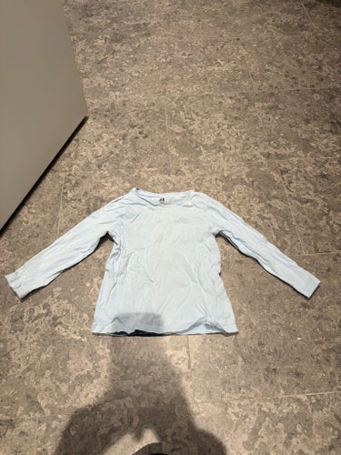 H&M ljusblå tröja, storlek 98/104