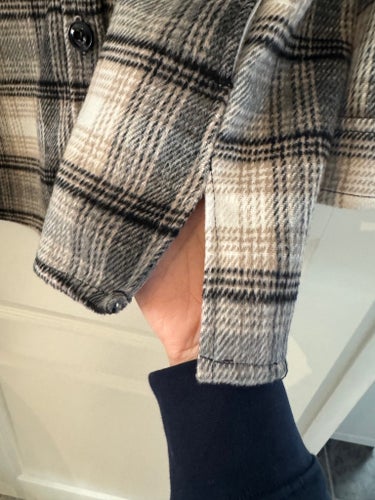 H&M svart, vit, beige skjortjacka, storlek M