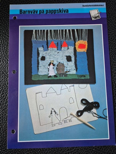 Mönsterblad att väva en barnväv, på pappskiva - Handarbetsbiblioteket