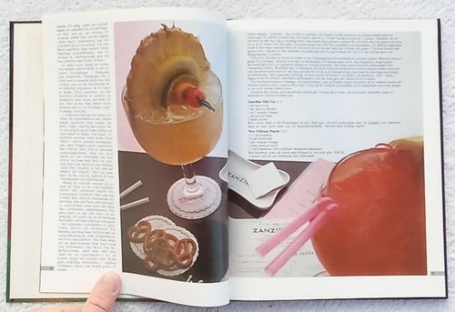 Michael Walker: Internationella cocktailboken – cocktailrecept från hela världen