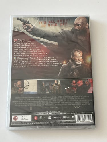 Final score (Dave Bautista & Pierce Brosnan, 2017). Inplastad DVD