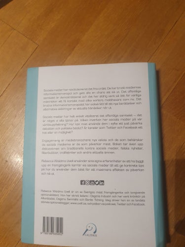 Nätsmart: En guide till påverkan genom sociala medier av Rebecca Weidmo Uvell