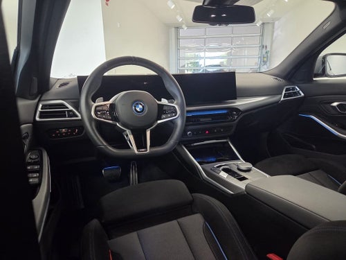 BMW 330e xDrive Sedan