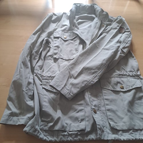 Grå jacka