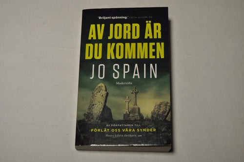 AV JORD ÄR DU KOMMEN - Jo Spain