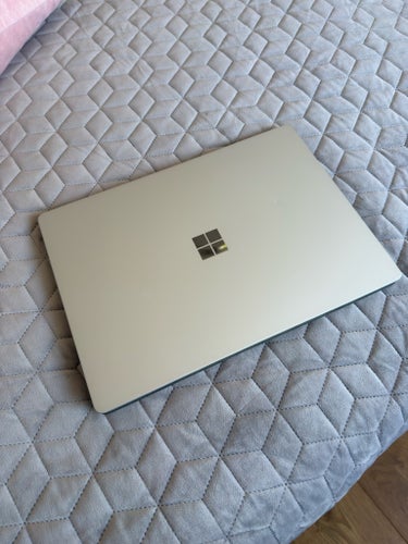 Microsoft Surface Laptop