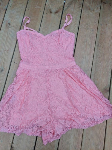 Hollister rosa playsuit, byxdress, stl L