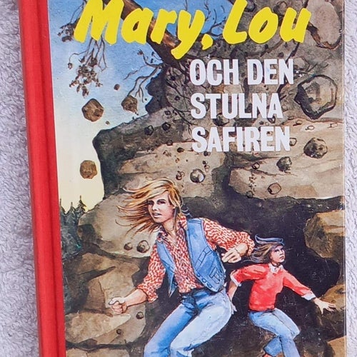 Mary, Lou och den stulna safiren