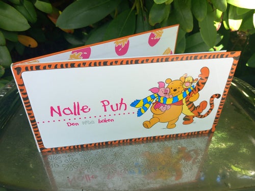 Nalle Puh barnbok den vita boken med serier Egmont kärnan 2005 Fint skick