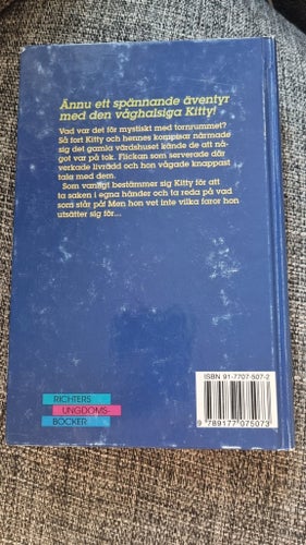 Kitty och tornrummets hemlighet av Carolyn Keene
