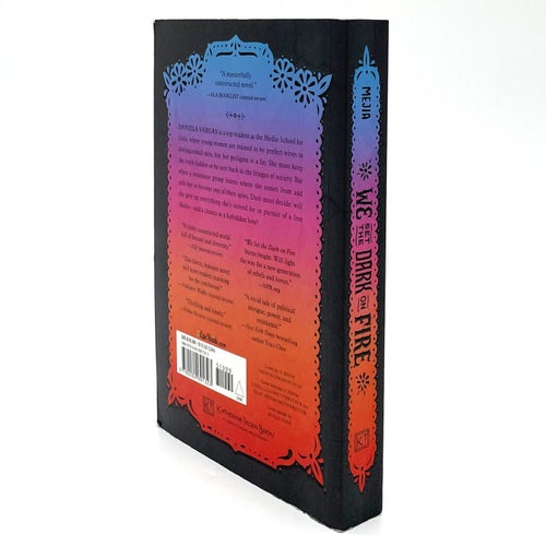 We Set the Dark on Fire av Tehlor Kay Mejia (pocket på engelska, queer romance)