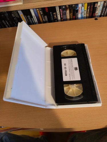 Dot och Myggan Keeto (VHS)