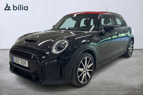 MINI Cooper S 5-dörrars / Backkamera / Komfortöpp. / Laddplatta