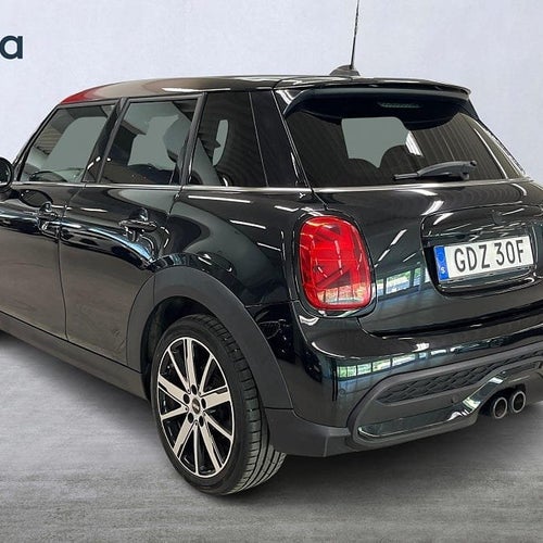 MINI Cooper S 5-dörrars / Backkamera / Komfortöpp. / Laddplatta