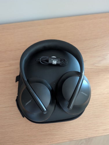 Bose Noise Cancelling Headphones 700
