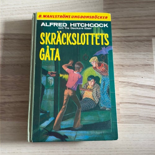 Tre deckare löser skräckslottets gåta