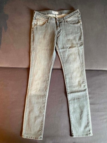 NYSKICK! Lee gråa jeans, storlek W28 L33, modell Norma.