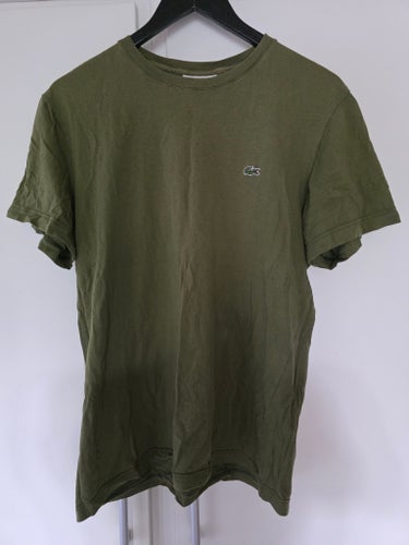Lacoste grön t-shirt, storlek M