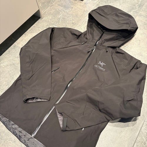 Arc'teryx skaljacka svart, storlek M