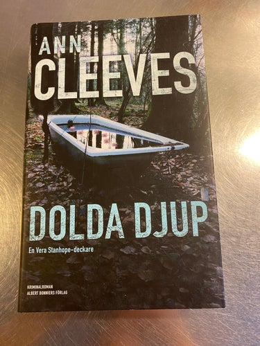 Ann Cleeves - Dolda djup, kartonnerad