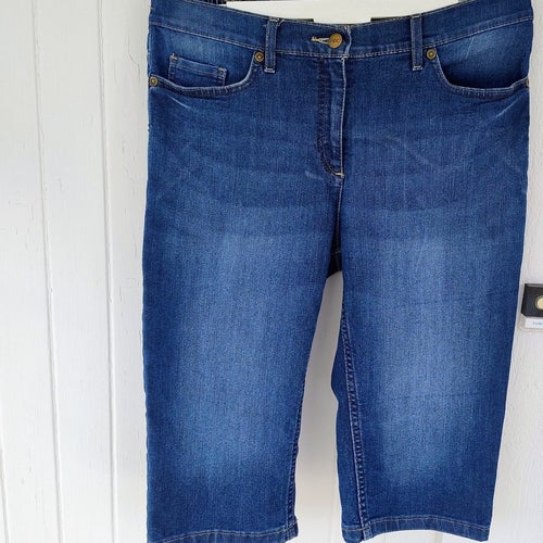 Blå jeansshorts. Stretch. Storlek 40