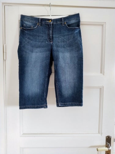 Blå jeansshorts. Stretch. Storlek 40
