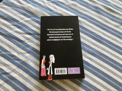 Under det rosa täcket av Nina Björk, 2017
