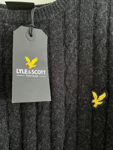 Mörkgrå stickad tröja från Lyle & Scott XXL