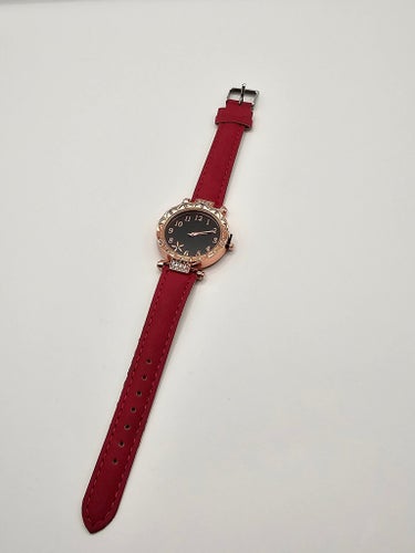 Elegant Damklocka med Rött Armband