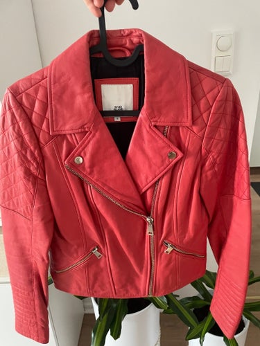 River Island äkta skinnjacka storlek 8