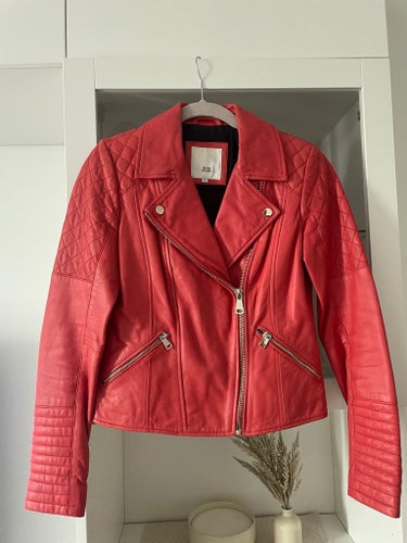 River Island äkta skinnjacka storlek 8