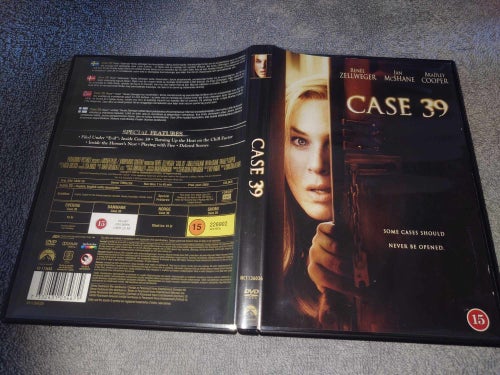 Case 39 (Renee Zellweger, Bradley Cooper, Ian McShane)